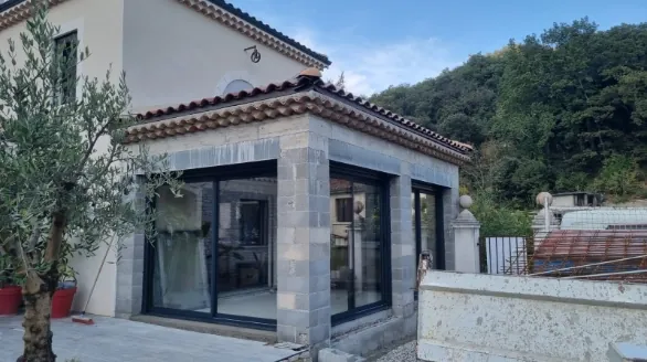 Extension de maison avec baies vitrées, rénovation à Montélimar
