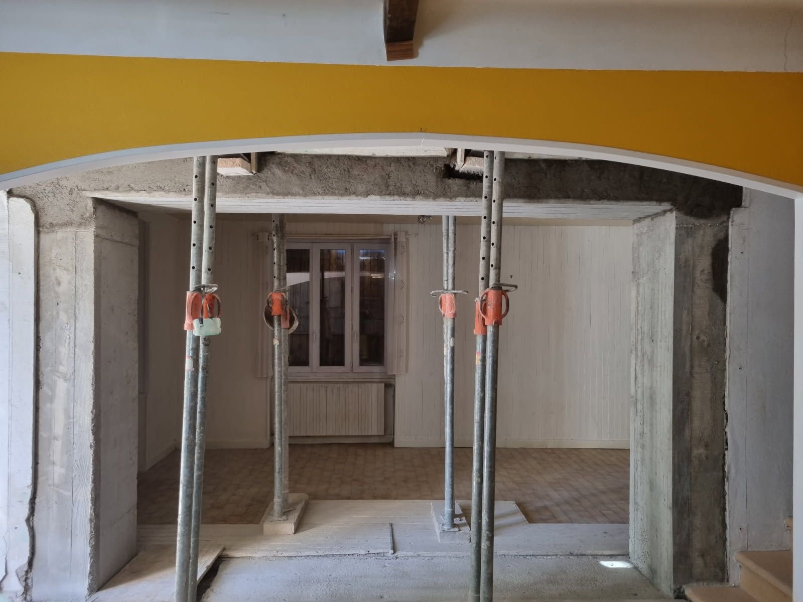 Reprise de structure intérieure avec étaiement, rénovation à Montélimar