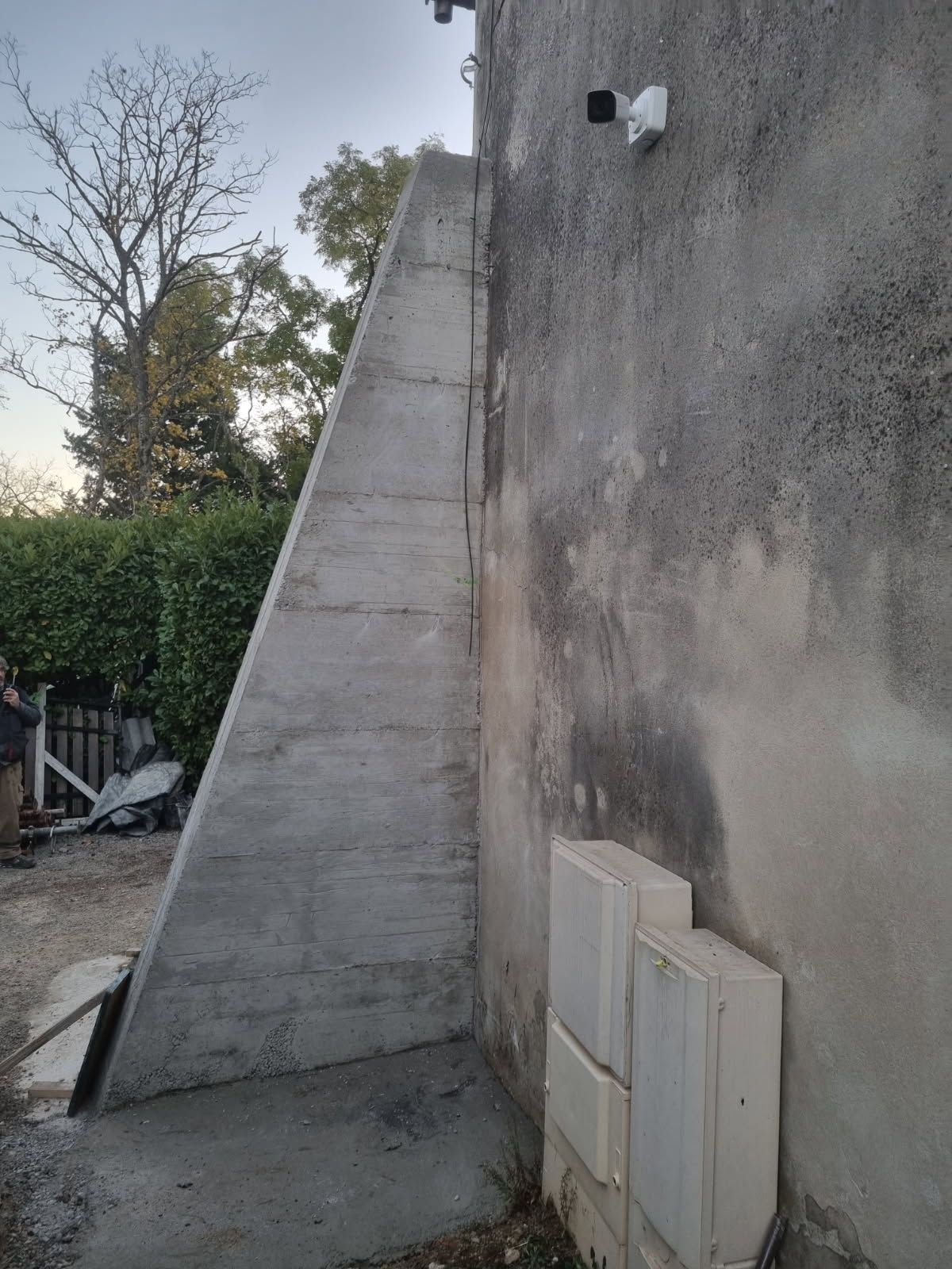 Reprise d'un mur en béton, travaux de rénovation à Montélimar