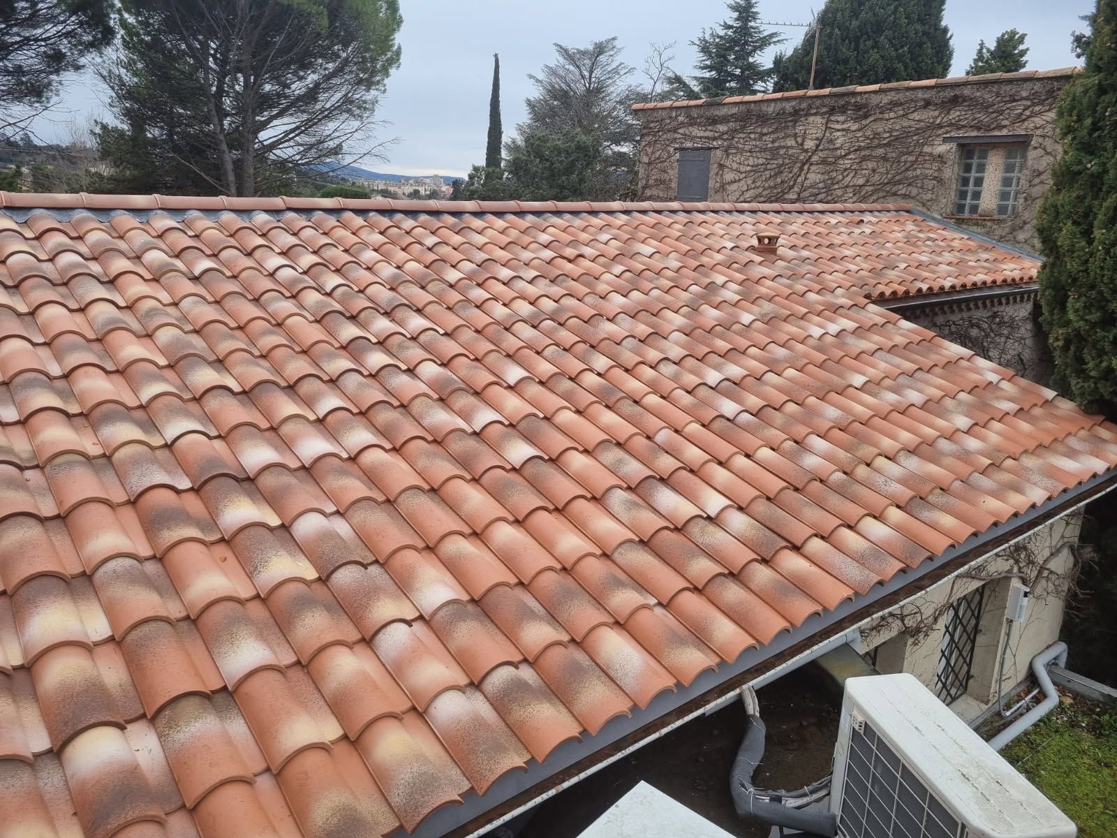 Toiture en tuiles de terre cuite à Montélimar